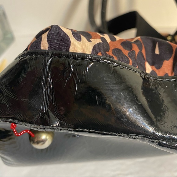 BETSEY JOHNSON LEOPARD PRINT BLACK PATENT LEATHER BAG - Picture 6 of 15